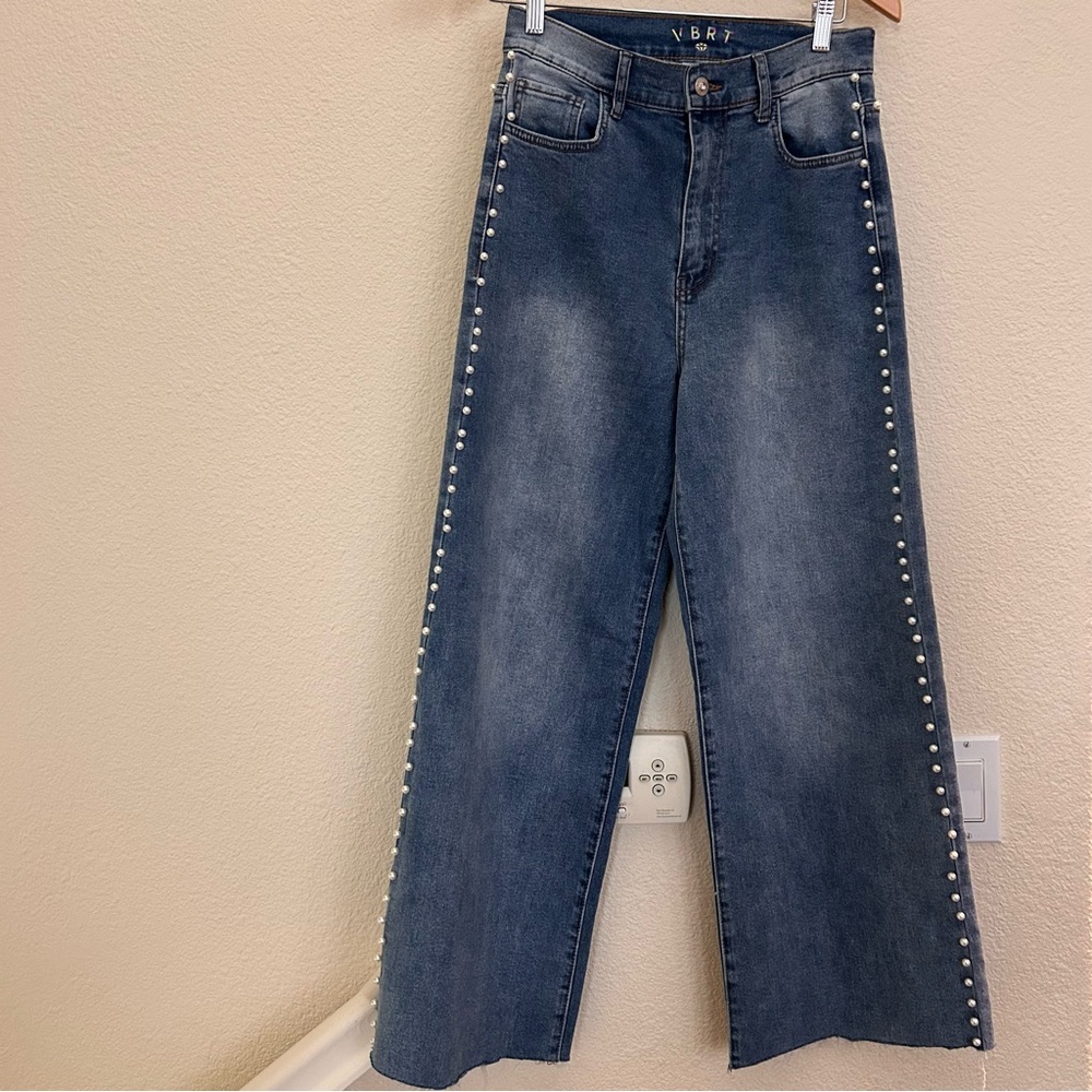 VBRT Pearl Stud Wide Leg Jeans – High Rise – Size 7/27 stretchy medium wash - Picture 2 of 8